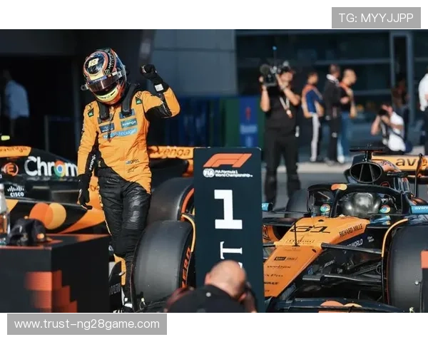 F1赛季战况激烈 各车队备战关键赛事争夺冠军荣耀